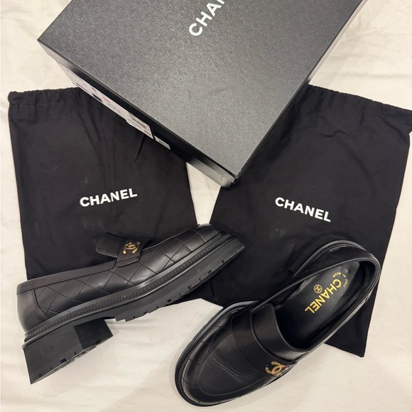 Chanel NWT, 40nm fashion explorer loafer - Picture 5 of 6